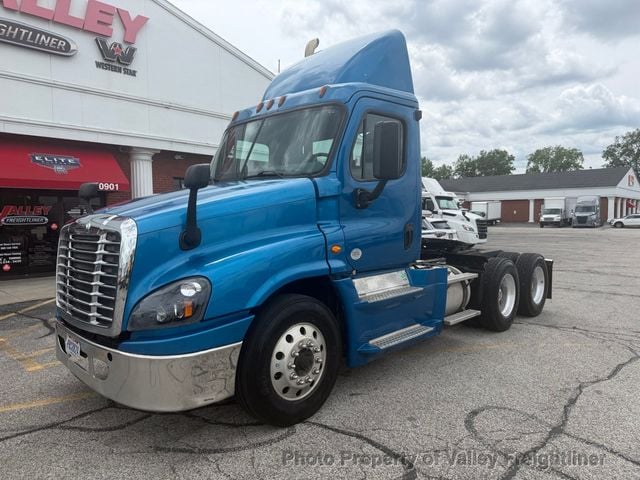 2017 Freightliner Cascadia 125  - 23054155 - 1