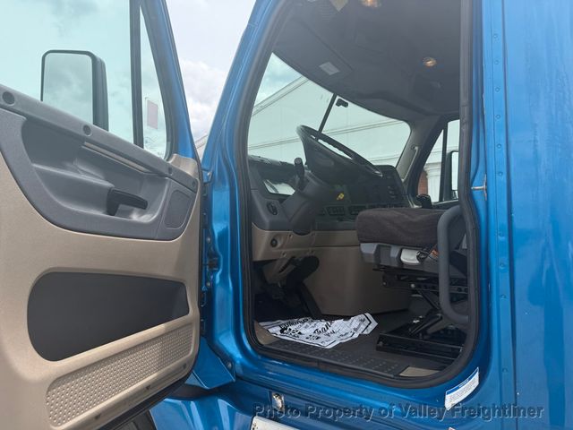 2017 Freightliner Cascadia 125  - 23054155 - 23
