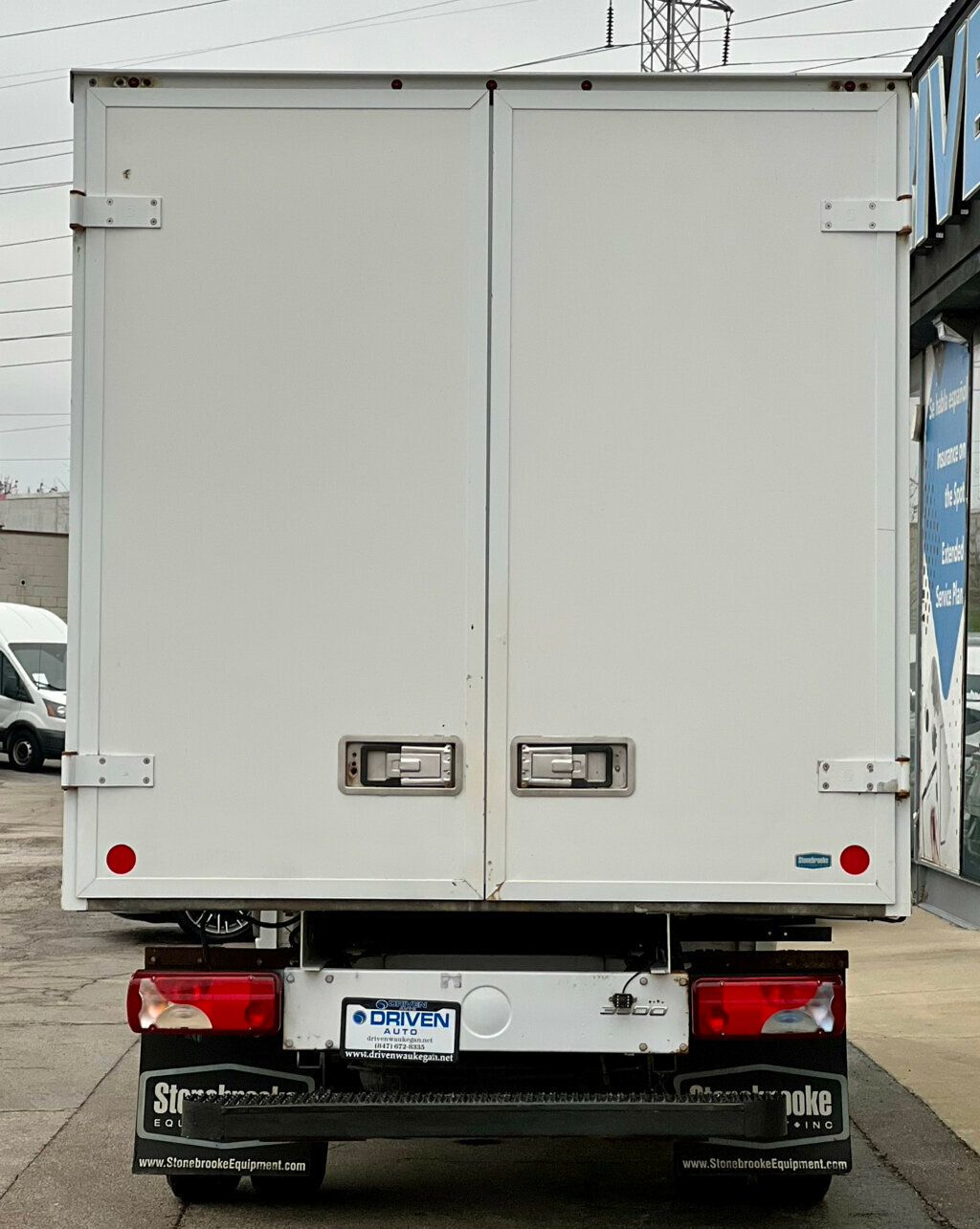 2017 FREIGHTLINER Sprinter Cab Chassis Freightliner Sprinter 3500 Cargo Van DRW Standard Roof 144.3" WB - 22942440 - 3