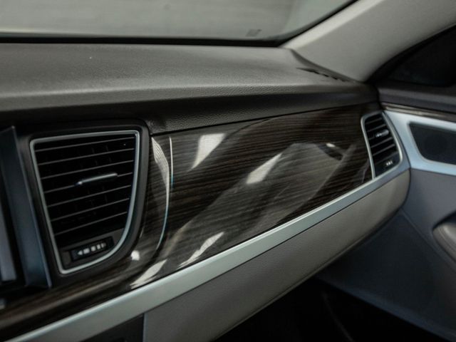 2017 Genesis G80 3.8L RWD - 22930486 - 19