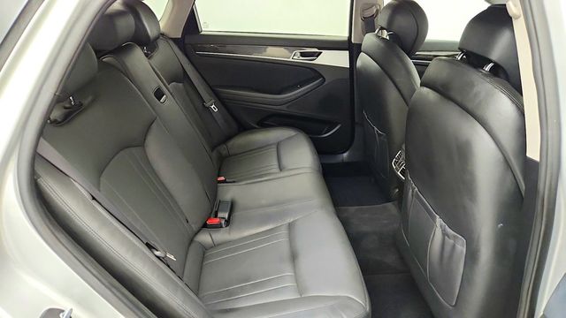 2017 Genesis G80 3.8L RWD - 23082855 - 19