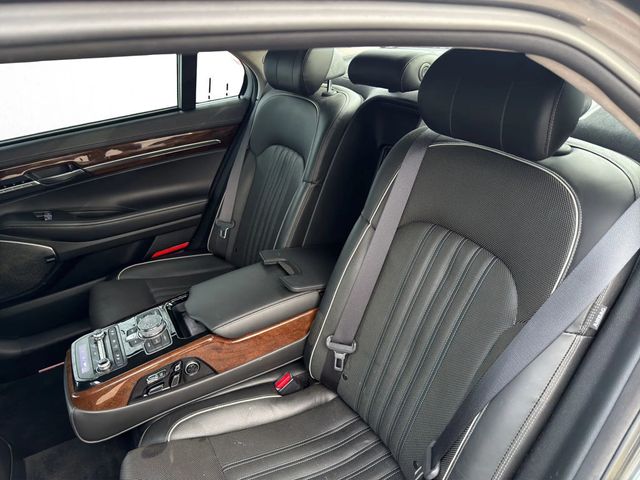 2017 Genesis G90 5.0 Ultimate Sedan 4D - 22970859 - 12