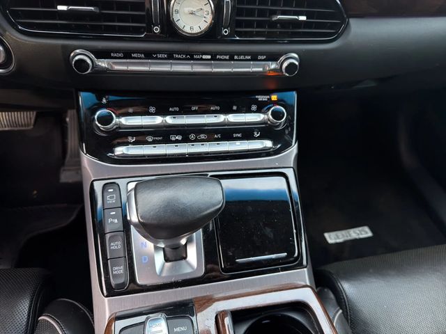 2017 Genesis G90 5.0 Ultimate Sedan 4D - 22970859 - 17