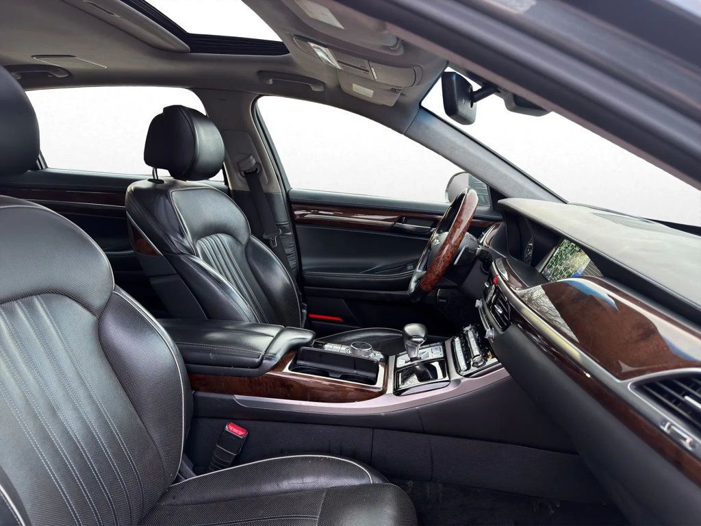 2017 Genesis G90 5.0 Ultimate Sedan 4D - 22970859 - 18