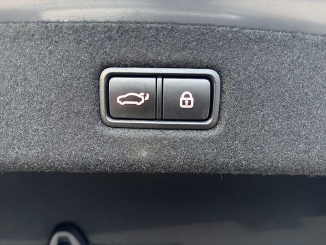 2017 Genesis G90 5.0 Ultimate Sedan 4D - 22970859 - 23