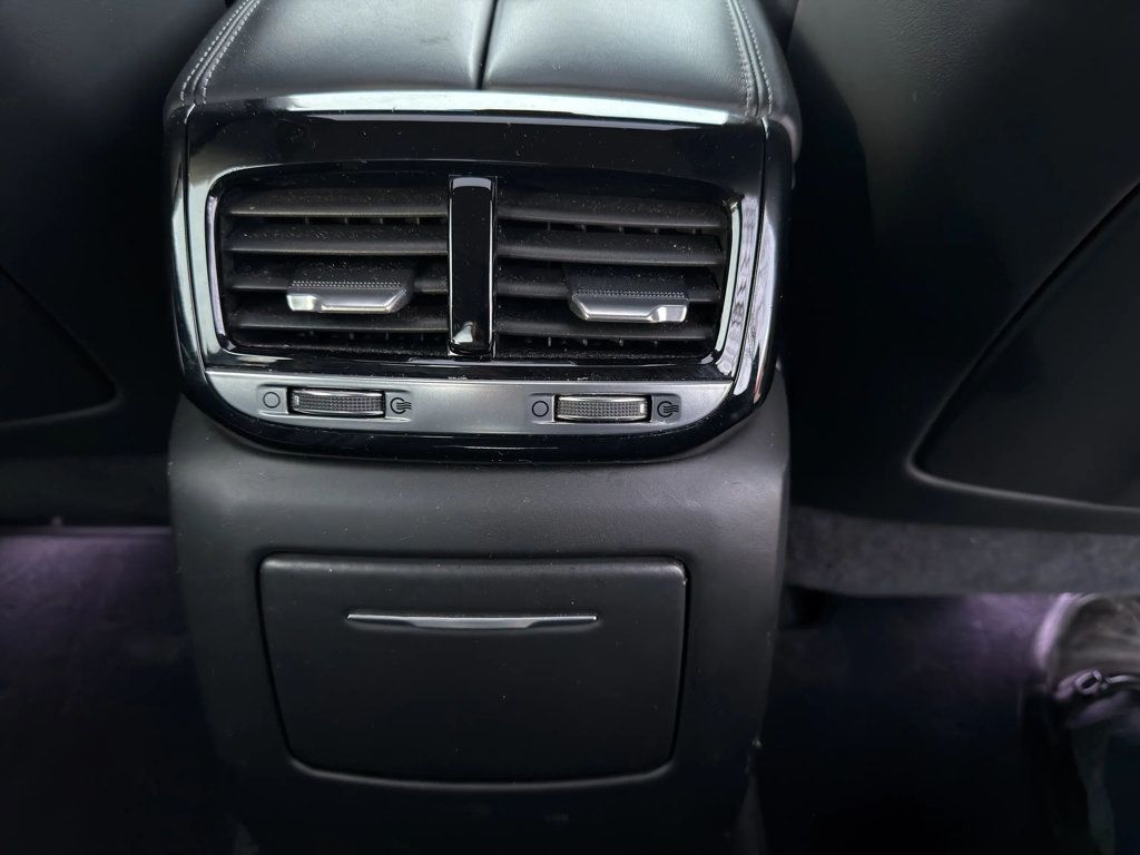 2017 Genesis G90 5.0 Ultimate Sedan 4D - 22970859 - 26