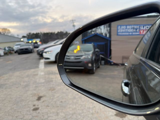 2017 Genesis G90 5.0 Ultimate Sedan 4D - 22970859 - 30