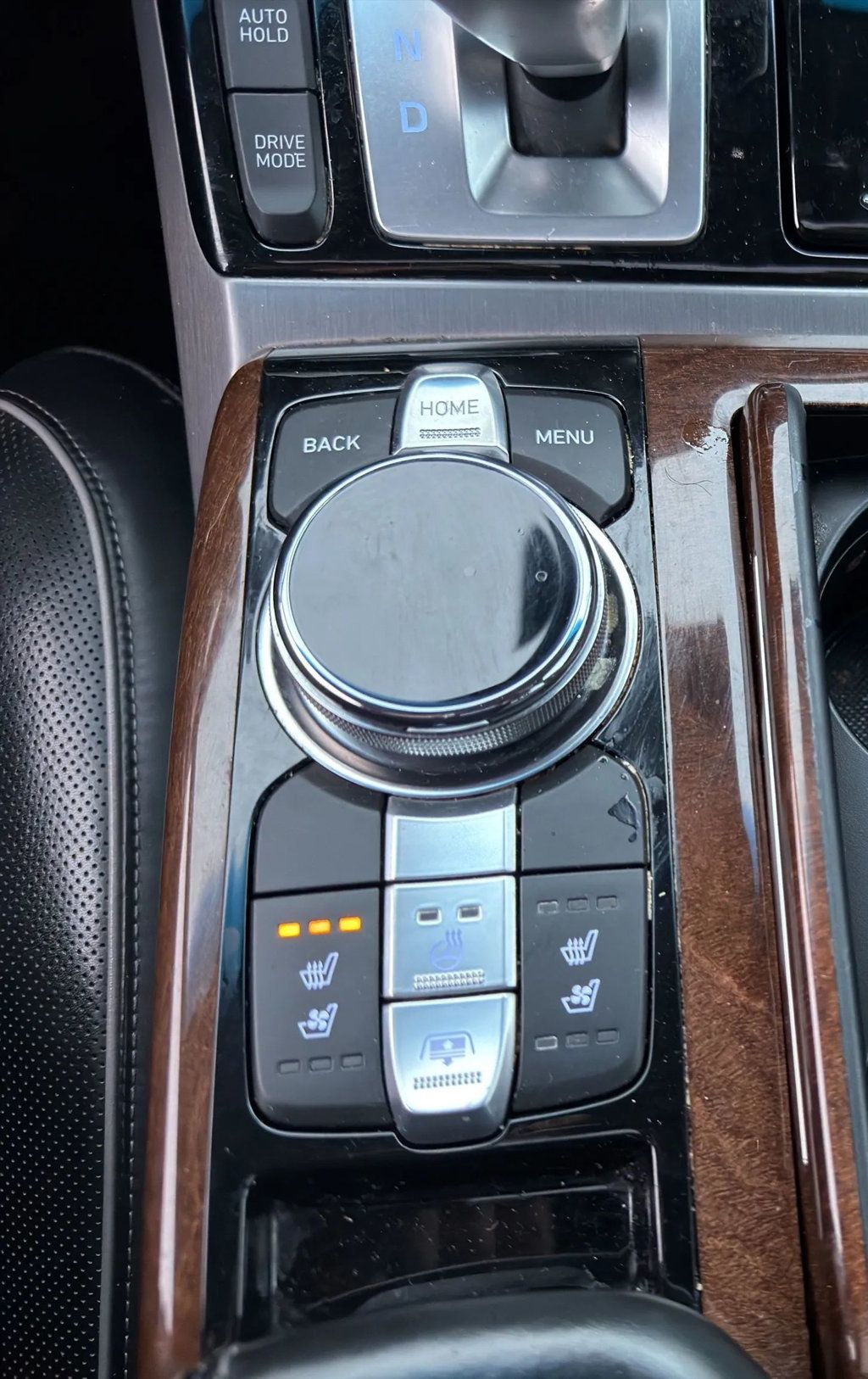 2017 Genesis G90 5.0 Ultimate Sedan 4D - 22970859 - 31