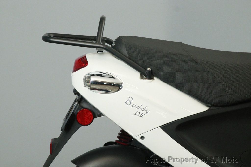 2017 Genuine Buddy 125 Only 1601 Miles! - 22997747 - 10