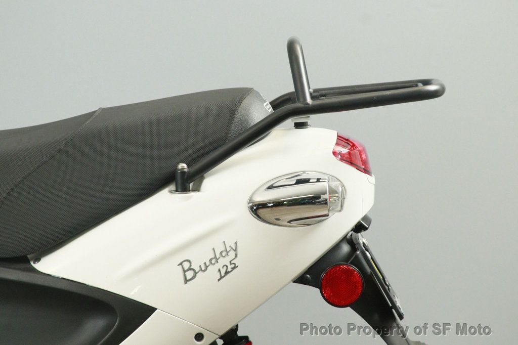 2017 Genuine Buddy 125 Only 1601 Miles! - 22997747 - 11