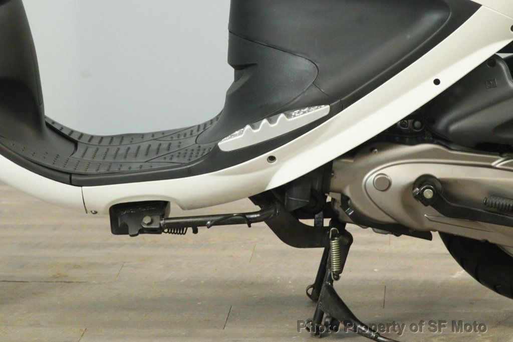 2017 Genuine Buddy 125 Only 1601 Miles! - 22997747 - 15