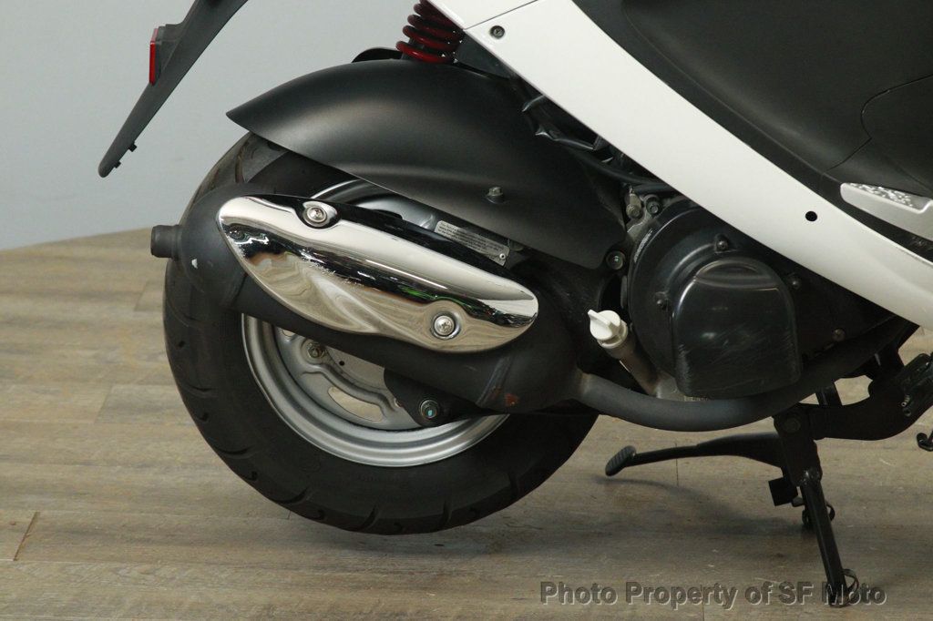 2017 Genuine Buddy 125 Only 1601 Miles! - 22997747 - 16