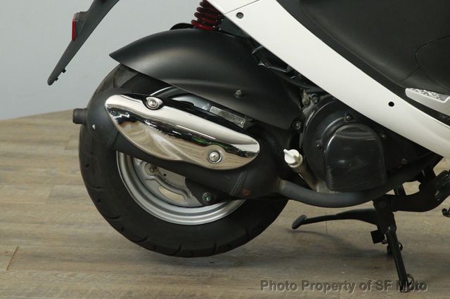 2017 Genuine Buddy 125 Only 1601 Miles! - 22997747 - 16