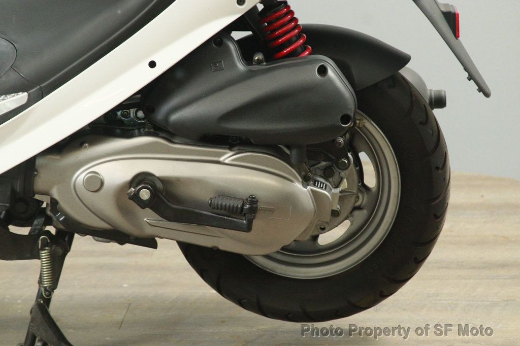 2017 Genuine Buddy 125 Only 1601 Miles! - 22997747 - 17