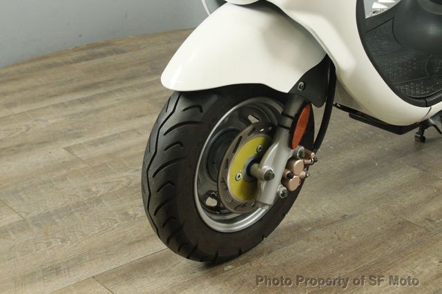 2017 Genuine Buddy 125 Only 1601 Miles! - 22997747 - 18