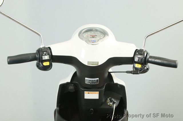 2017 Genuine Buddy 125 Only 1601 Miles! - 22997747 - 26