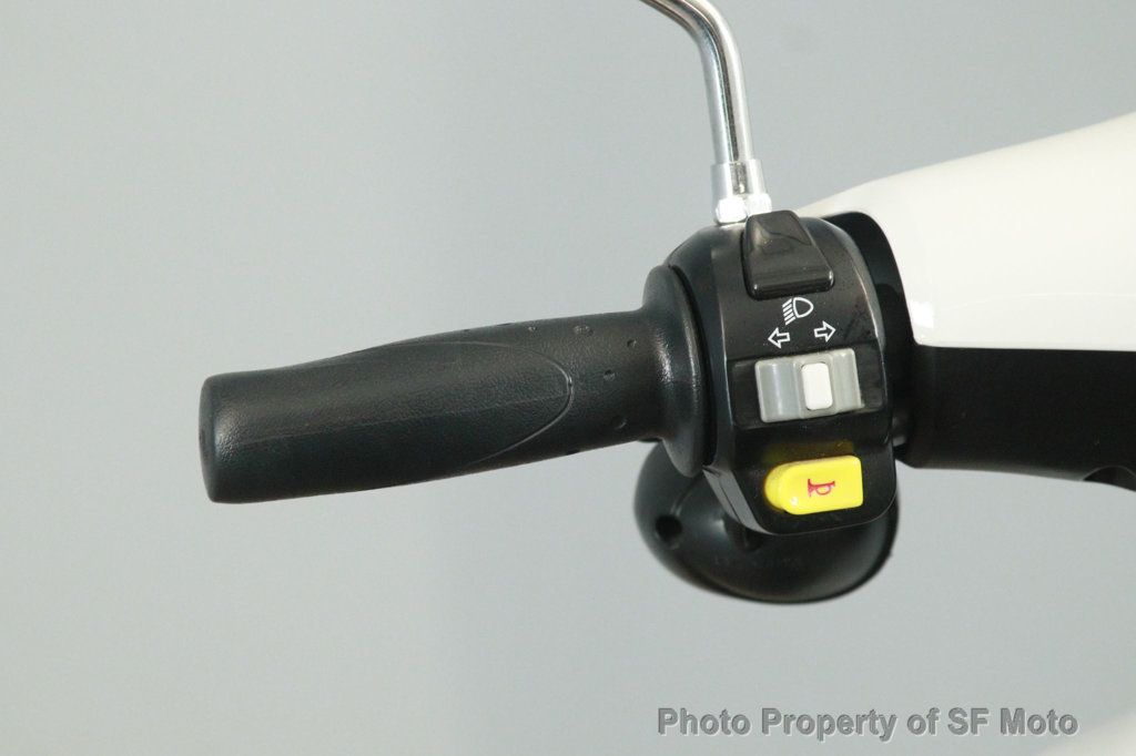 2017 Genuine Buddy 125 Only 1601 Miles! - 22997747 - 28