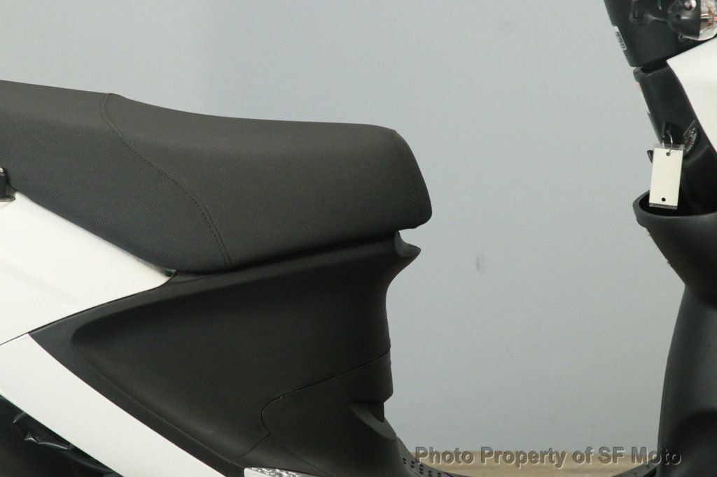 2017 Genuine Buddy 125 Only 1601 Miles! - 22997747 - 8