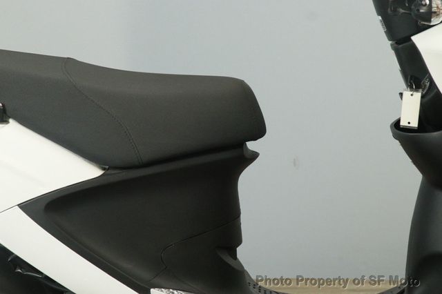 2017 Genuine Buddy 125 Only 1601 Miles! - 22997747 - 8