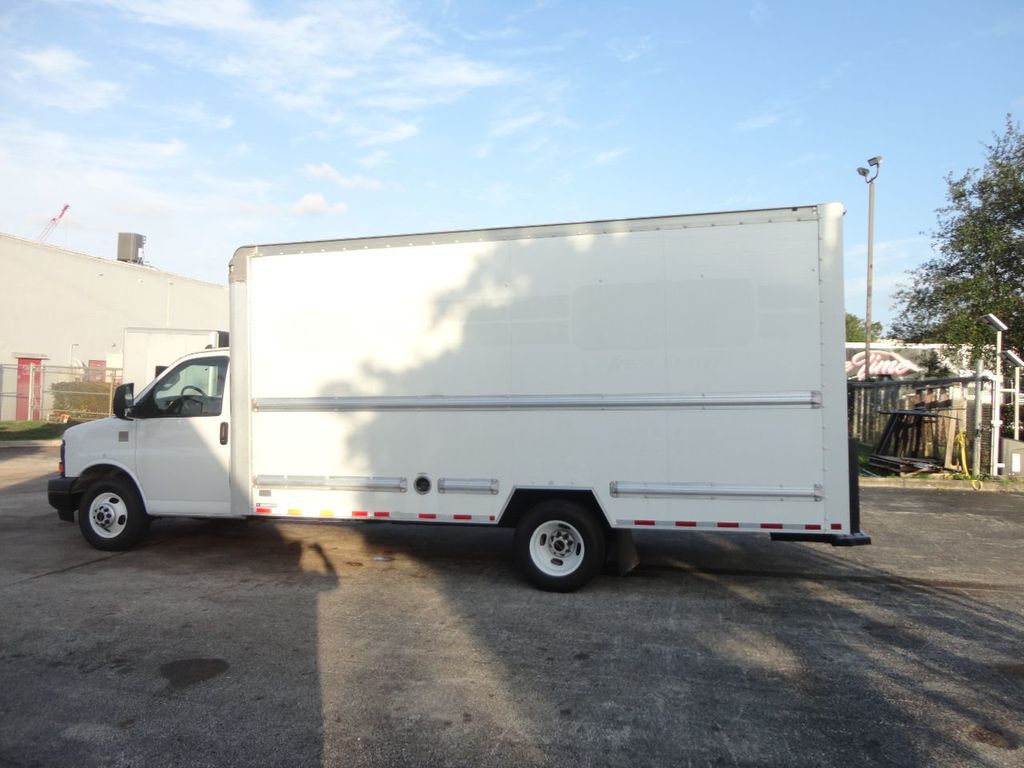 2017 GMC 3500HD 16FT DRY BOX. W/ RAMP.. BOX TRUCK CARGO TRUCK - 21687638 - 18