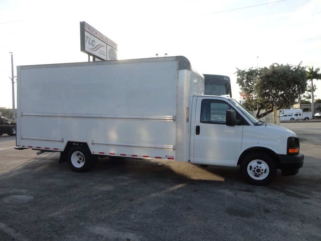 2017 GMC 3500HD 16FT DRY BOX. W/ RAMP.. BOX TRUCK CARGO TRUCK - 21687638 - 8