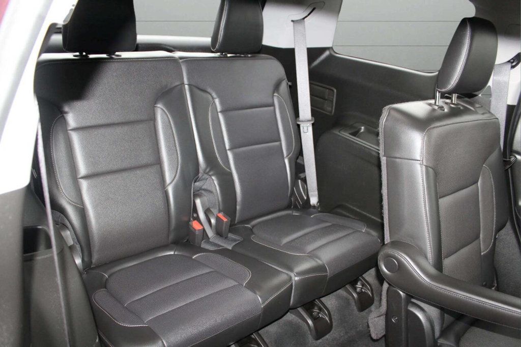 2017 GMC Acadia AWD 4dr SLT w/SLT-1 - 22931349 - 18