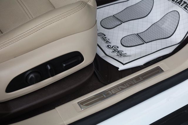 2017 GMC Acadia Denali - 23043808 - 33