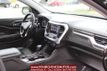 2017 GMC Acadia FWD 4dr SLT w/SLT-1 - 22580655 - 32