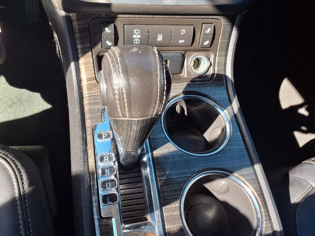GMC Acadia photo 11
