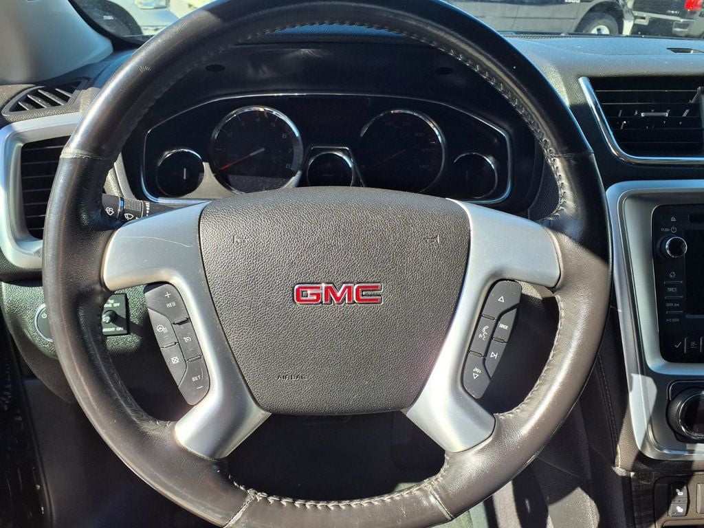 GMC Acadia photo 12