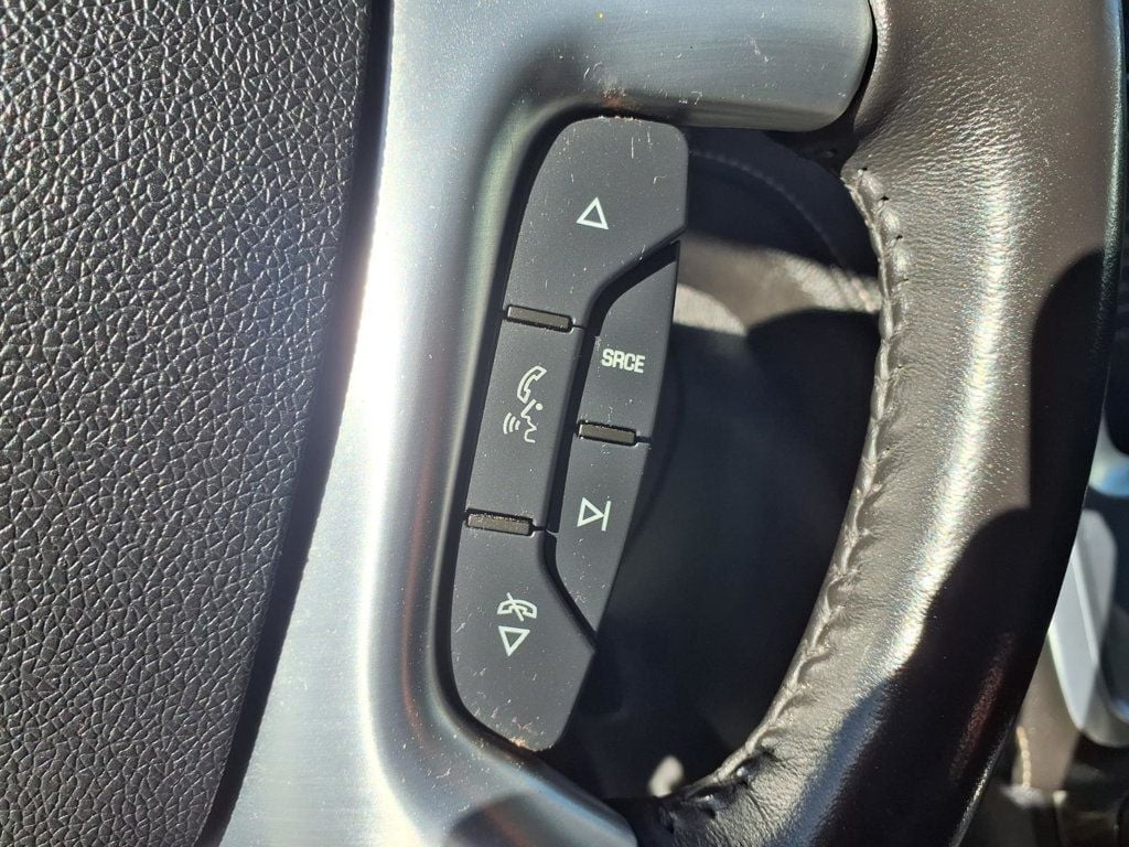 GMC Acadia photo 13