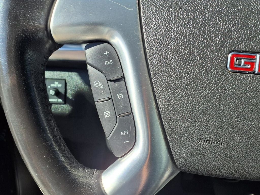 GMC Acadia photo 14