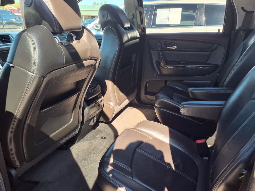 GMC Acadia photo 17