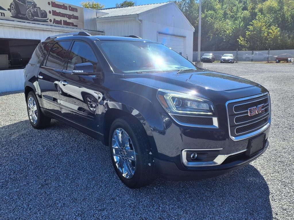 GMC Acadia photo 2
