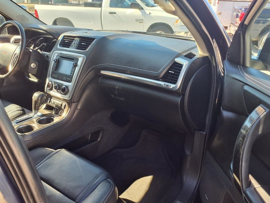 GMC Acadia photo 25