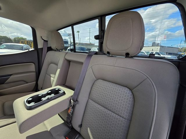 2017 GMC Canyon 2WD Crew Cab 128.3" SLE - 22948324 - 17