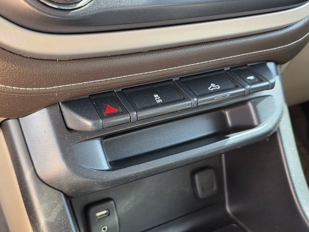 2017 GMC Canyon 2WD Crew Cab 128.3" SLE - 22948324 - 30