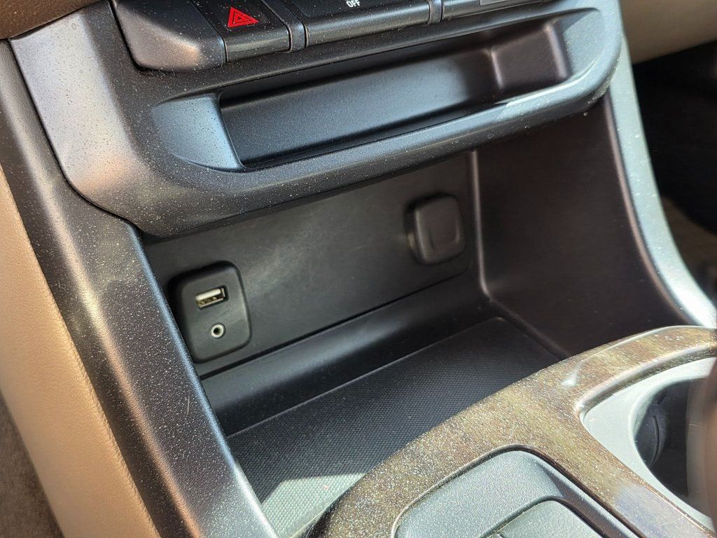 2017 GMC Canyon 2WD Crew Cab 128.3" SLE - 22948324 - 31