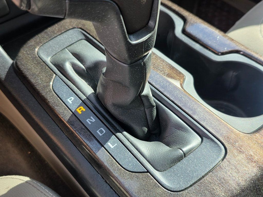 2017 GMC Canyon 2WD Crew Cab 128.3" SLE - 22948324 - 33