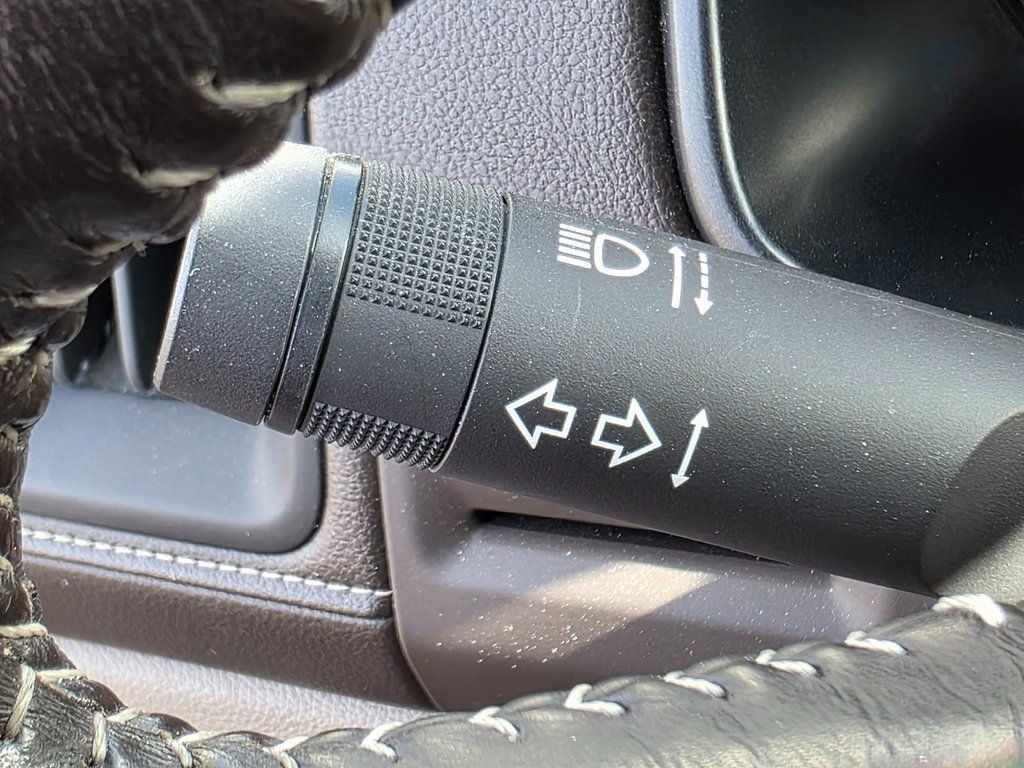 2017 GMC Canyon 2WD Crew Cab 128.3" SLE - 22948324 - 37