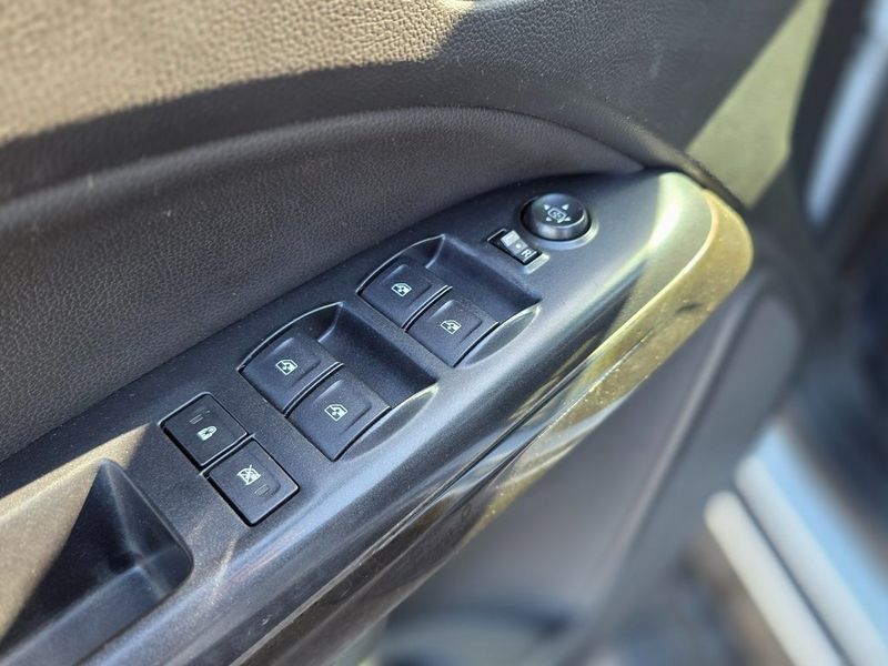 2017 GMC Canyon 2WD Crew Cab 128.3" SLE - 22975427 - 21