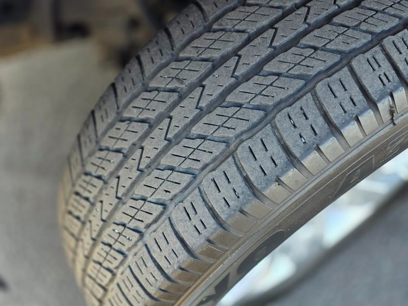 2017 GMC Canyon 2WD Crew Cab 128.3" SLE - 22975427 - 4