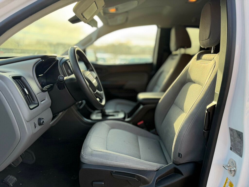 2017 GMC Canyon 2WD Ext Cab 128.3" - 22958957 - 11