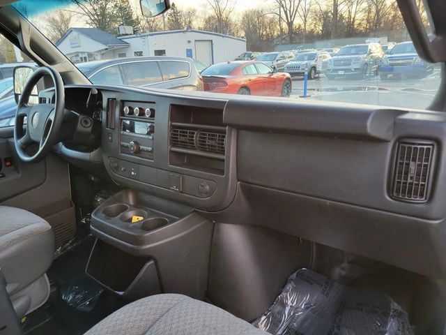 2017 GMC Savana 2500 Cargo Van 3D - 22924054 - 9