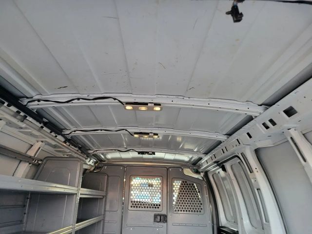 2017 GMC Savana 2500 Cargo Van 3D - 22924054 - 27