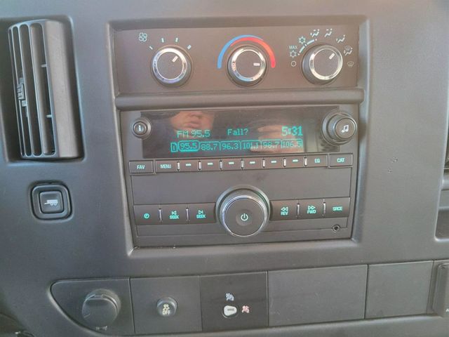 2017 GMC Savana 2500 Cargo Van 3D - 22924054 - 5