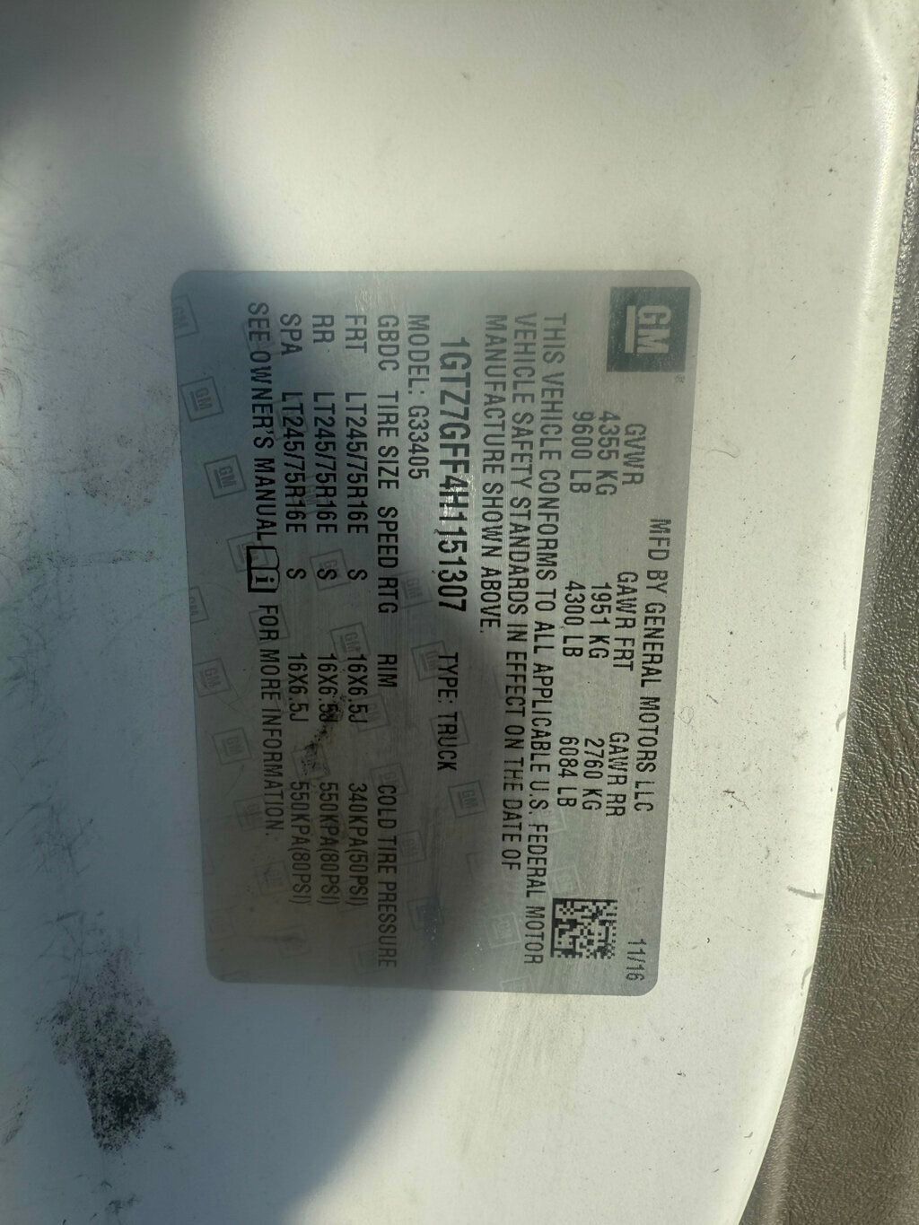 2017 GMC Savana 3500 SERIES CARGO VAN 72,000 ORIGINAL MILEAGE - 22968541 - 9