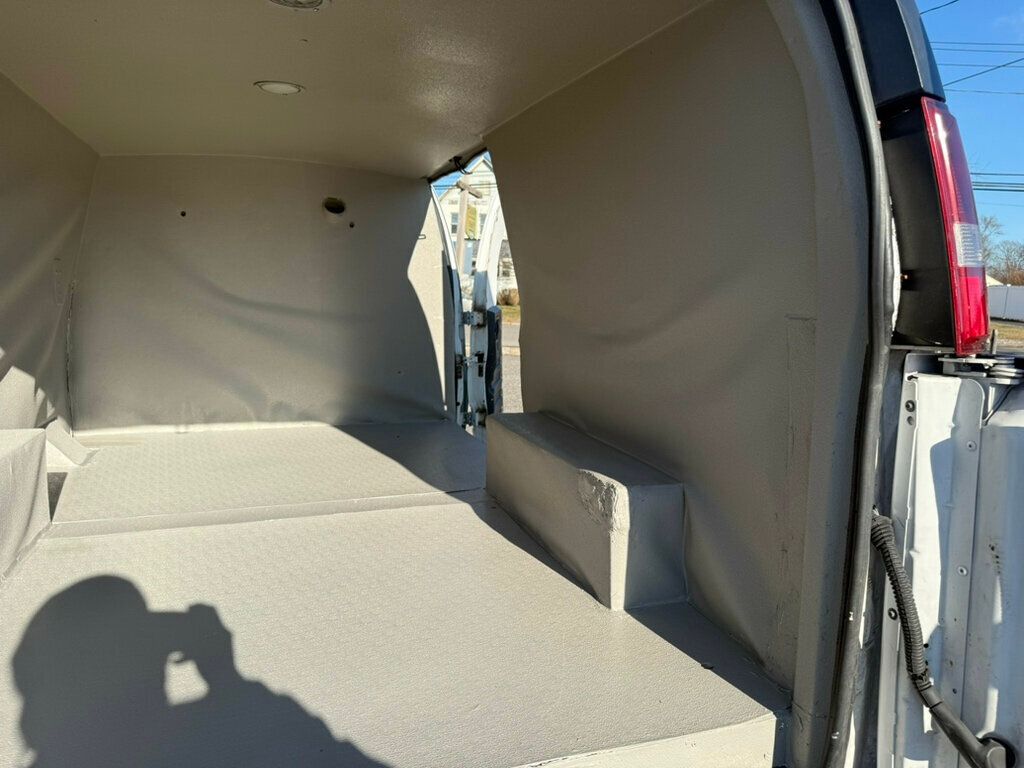 2017 GMC Savana 3500 SERIES CARGO VAN 72,000 ORIGINAL MILEAGE - 22968541 - 20