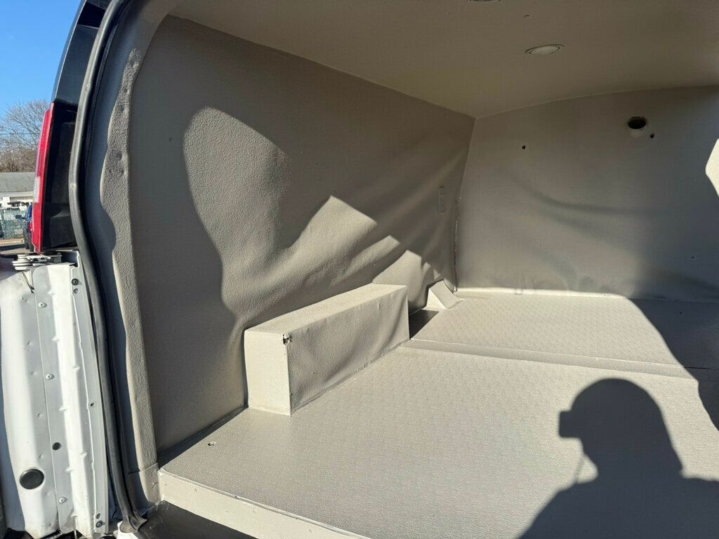 2017 GMC Savana 3500 SERIES CARGO VAN 72,000 ORIGINAL MILEAGE - 22968541 - 21