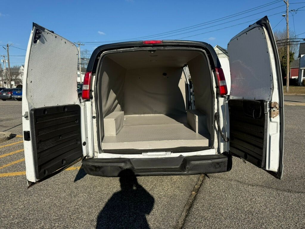 2017 GMC Savana 3500 SERIES CARGO VAN 72,000 ORIGINAL MILEAGE - 22968541 - 22